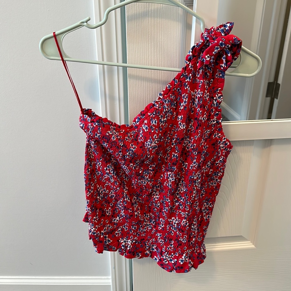 One shoulder top